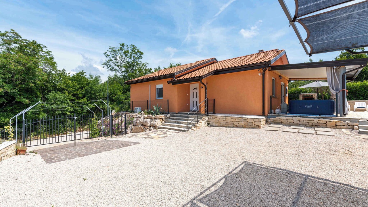 Photo of Outdoor in Radini