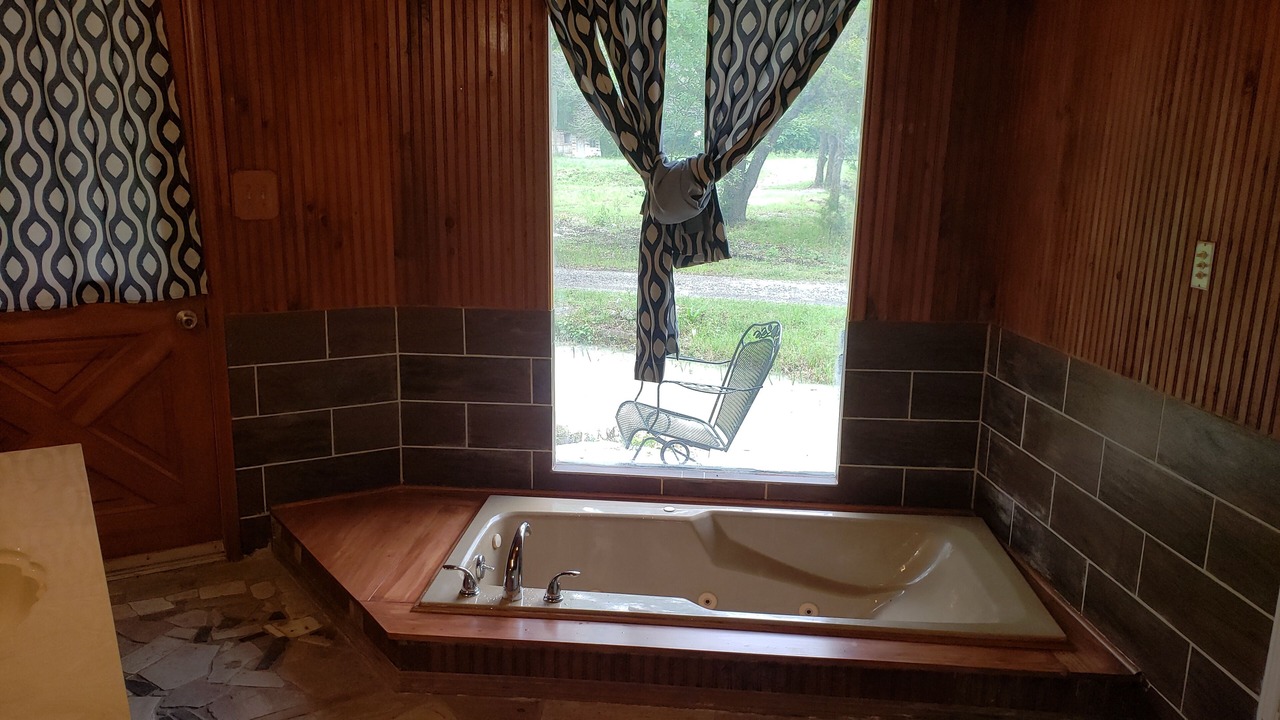 Photo of Bathroom in Elmo