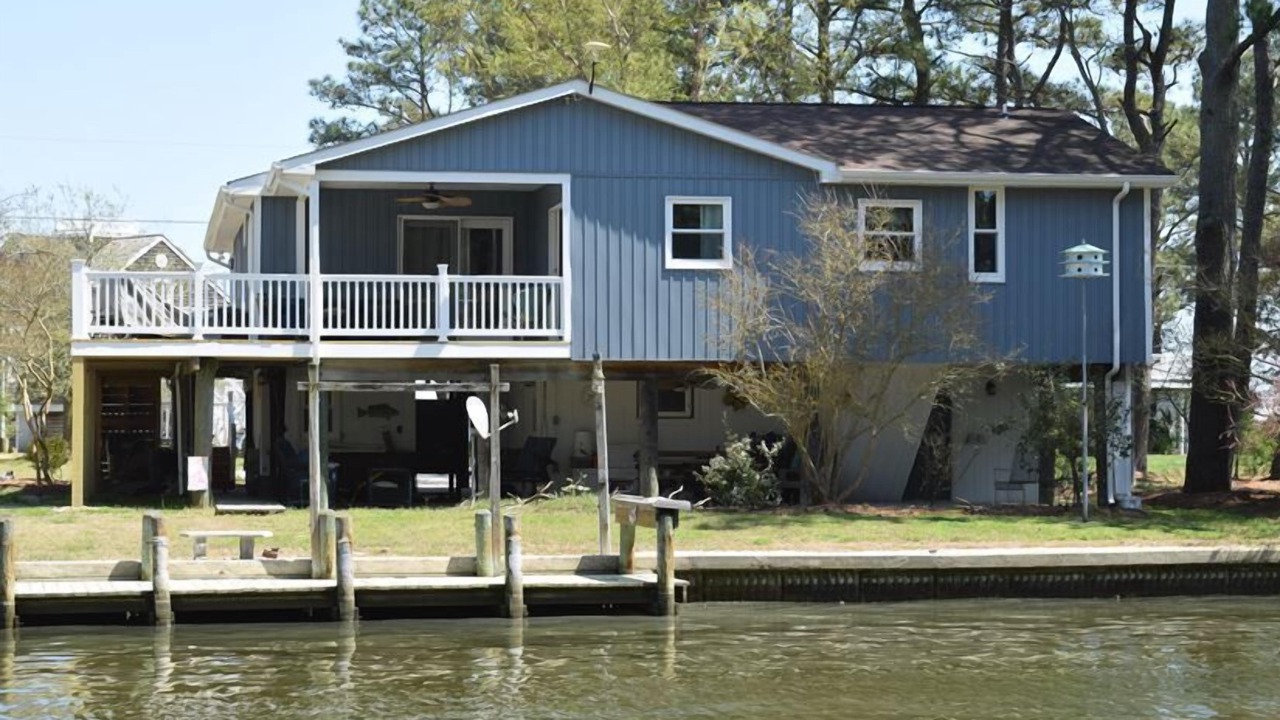 Photo of Outdoor in Deep Hole