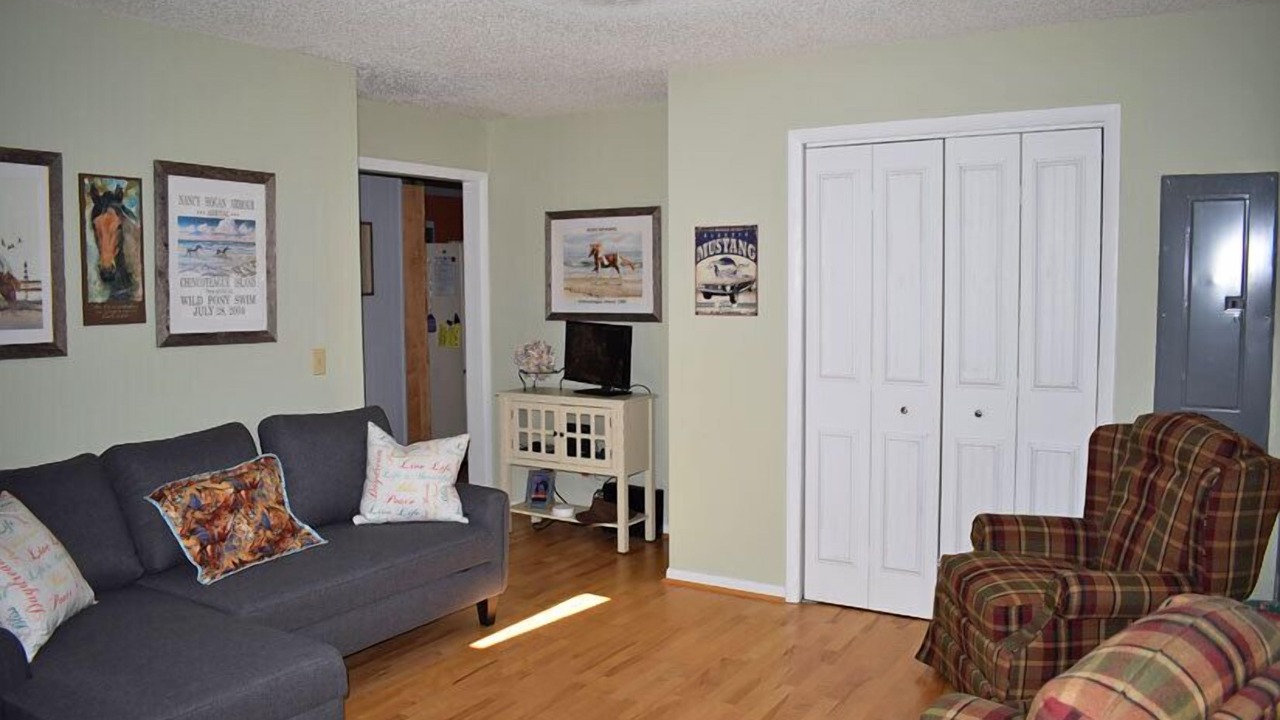 Photo of Others in Deep Hole