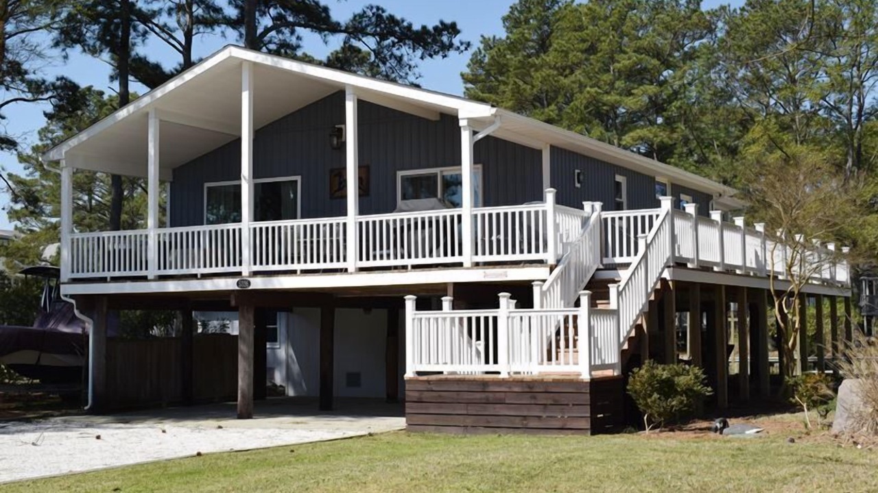 Photo of Outdoor in Deep Hole