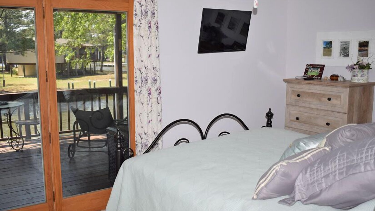 Photo of Others in Deep Hole