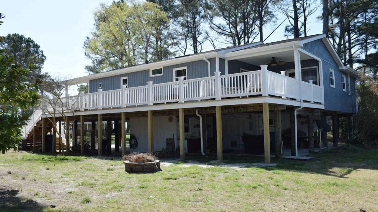 Photo of Others in Deep Hole