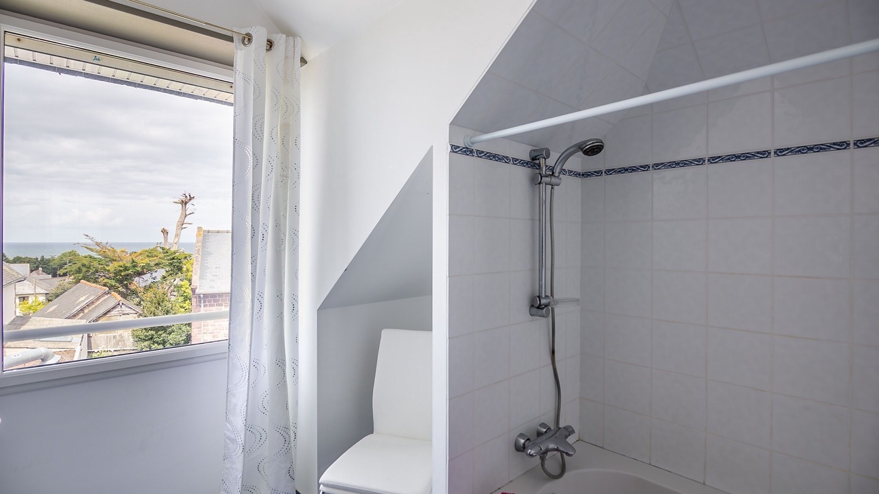 Photo of Bathroom in Pleherel-Plage-Vieux-Bourg