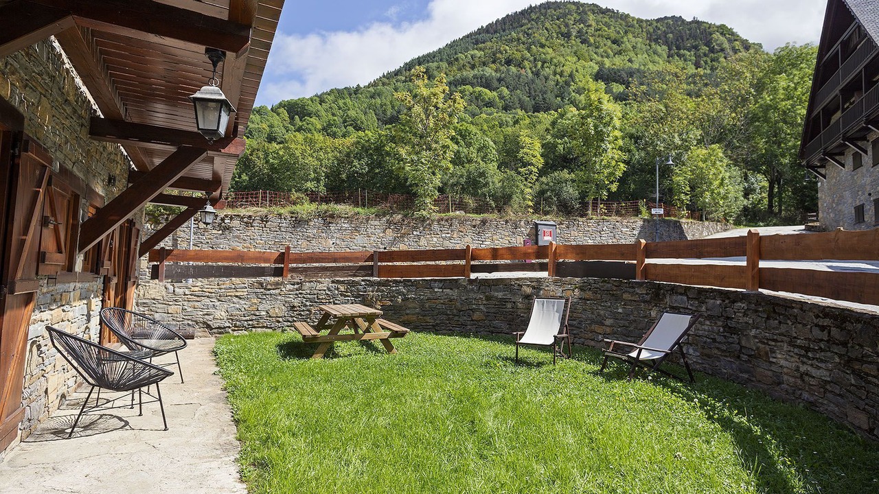 Photo of Outdoor in Arties