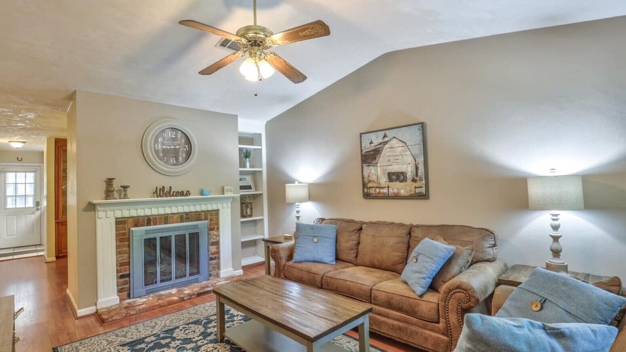 Photo of Livingroom in Tallahassee