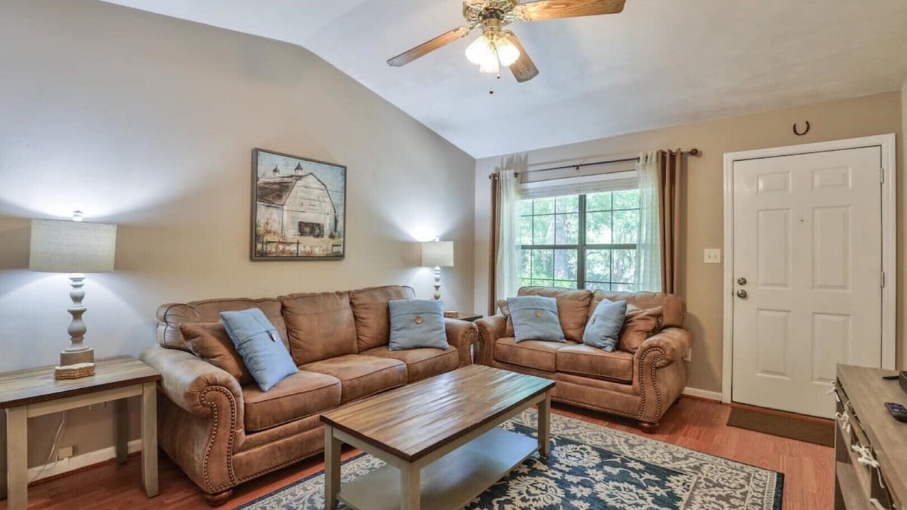 Photo of Livingroom in Tallahassee