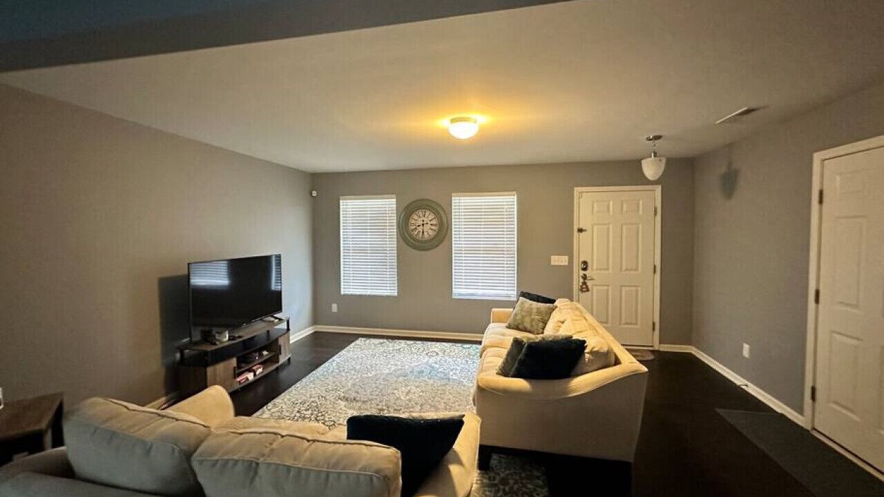 Photo of Livingroom in Oakdale