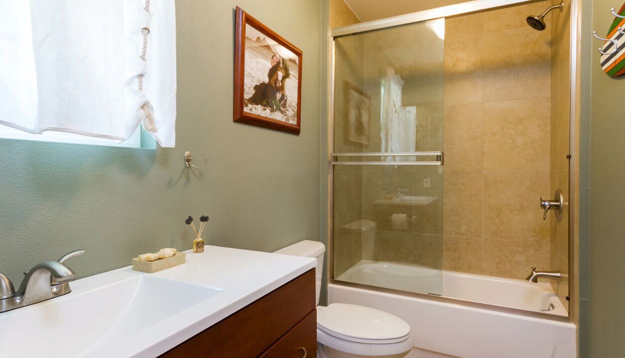 Photo of Bathroom in Waimanalo Beach