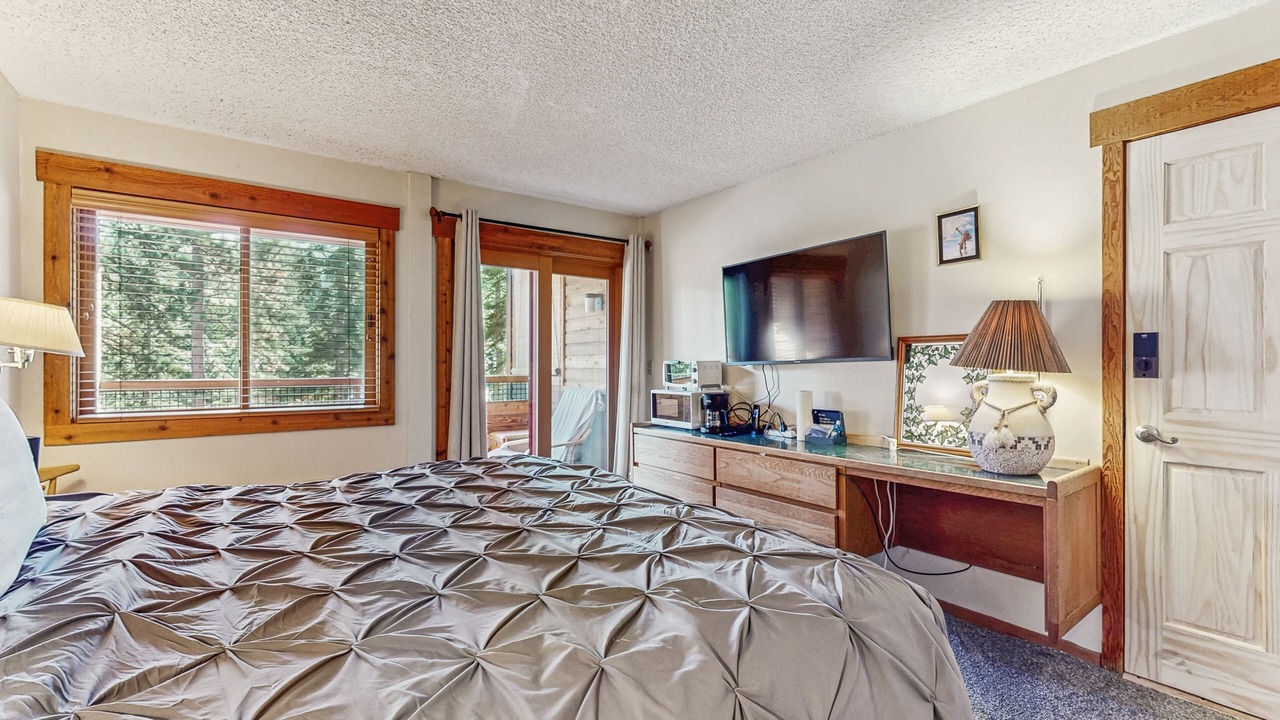 Photo of Bedroom in Tahoe Woods