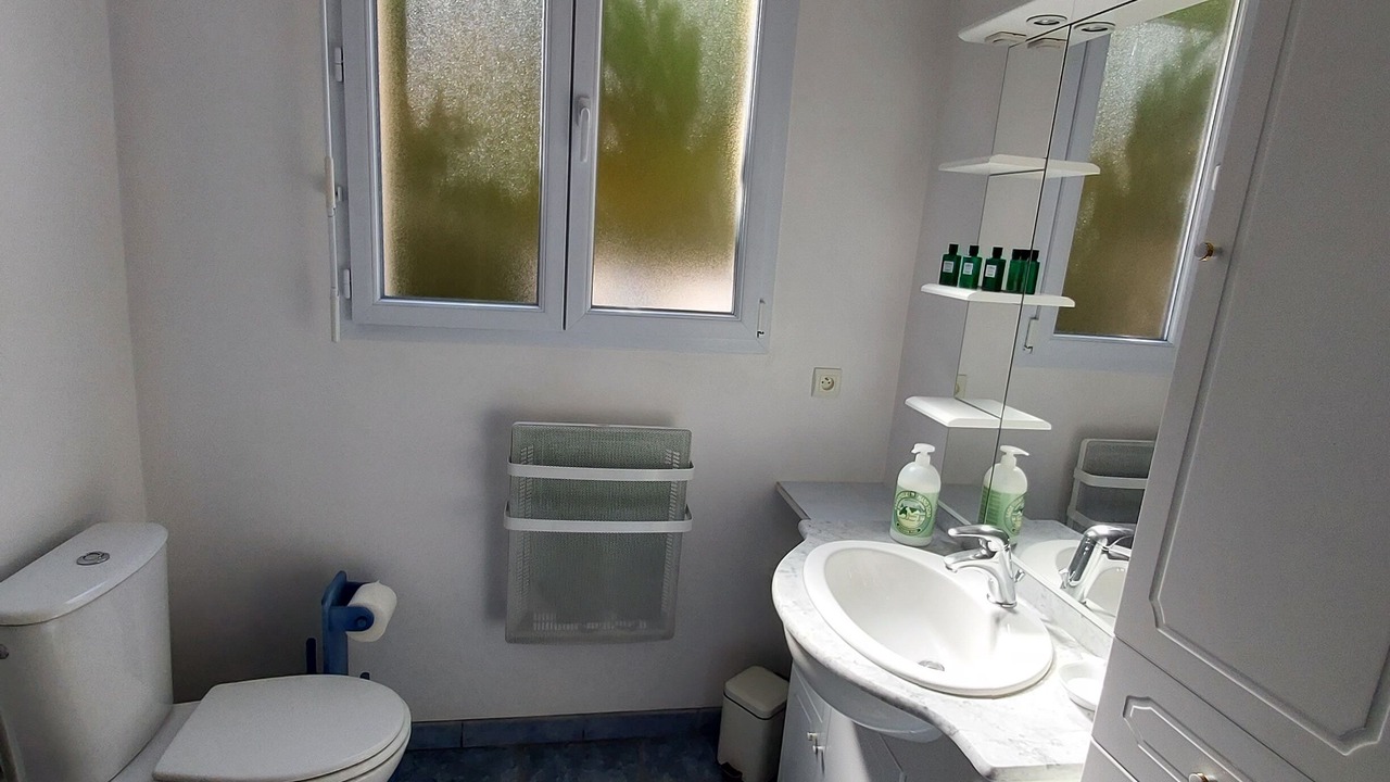 Photo of Bathroom in Varaville