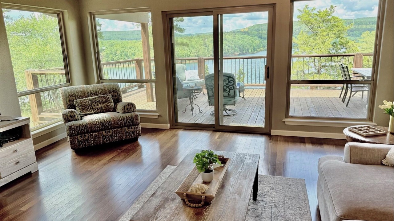 Photo of Livingroom in Tumbling Shoals