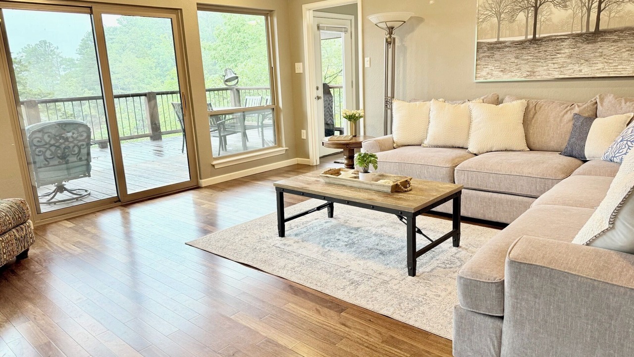 Photo of Livingroom in Tumbling Shoals
