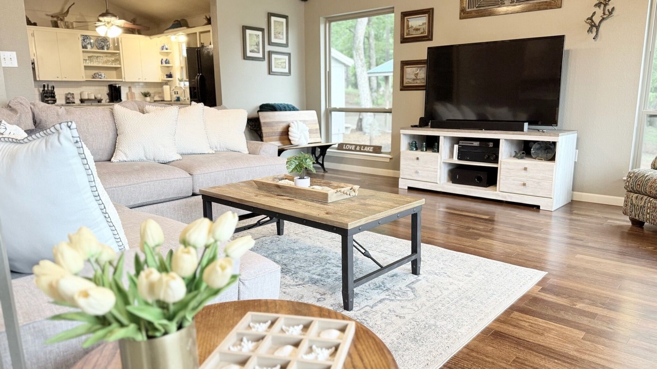 Photo of Livingroom in Tumbling Shoals