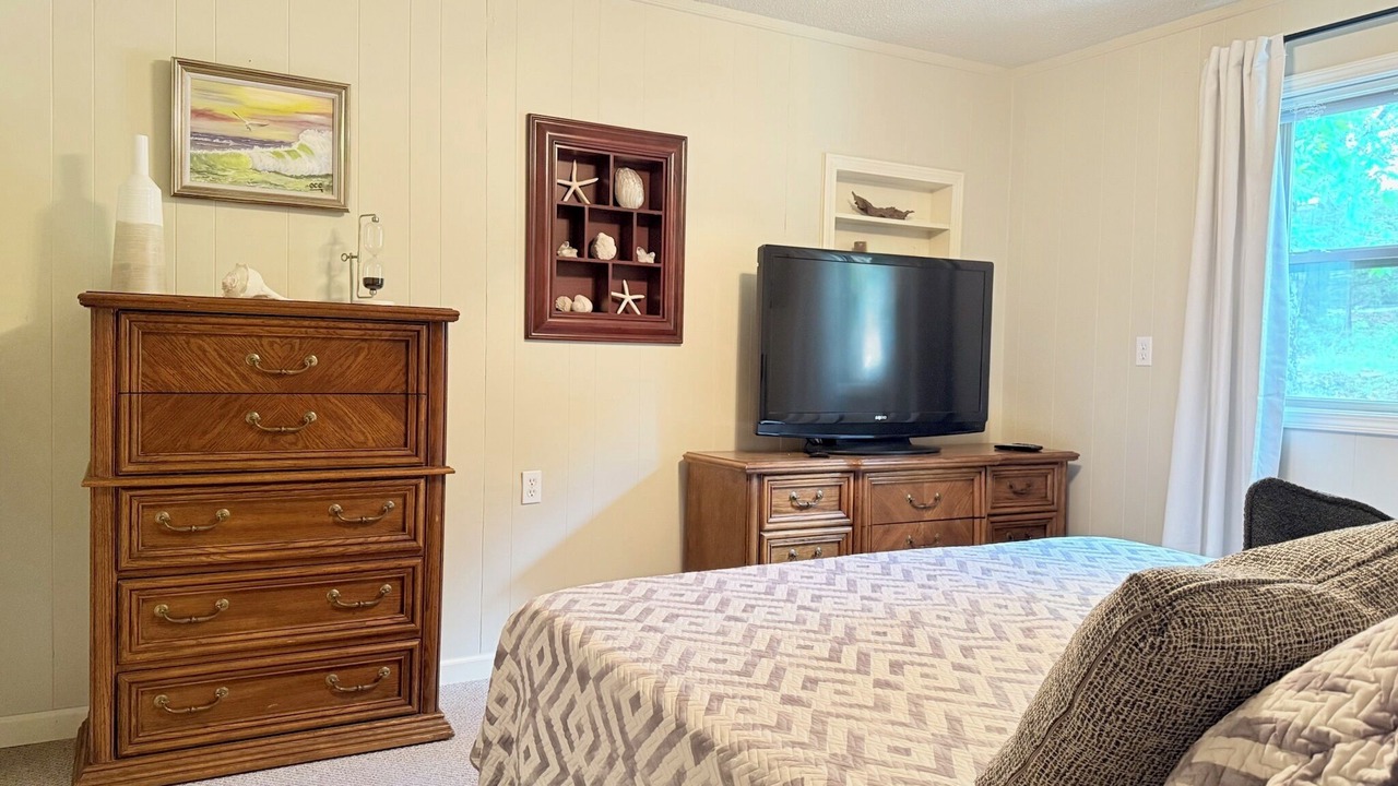 Photo of Bedroom in Tumbling Shoals