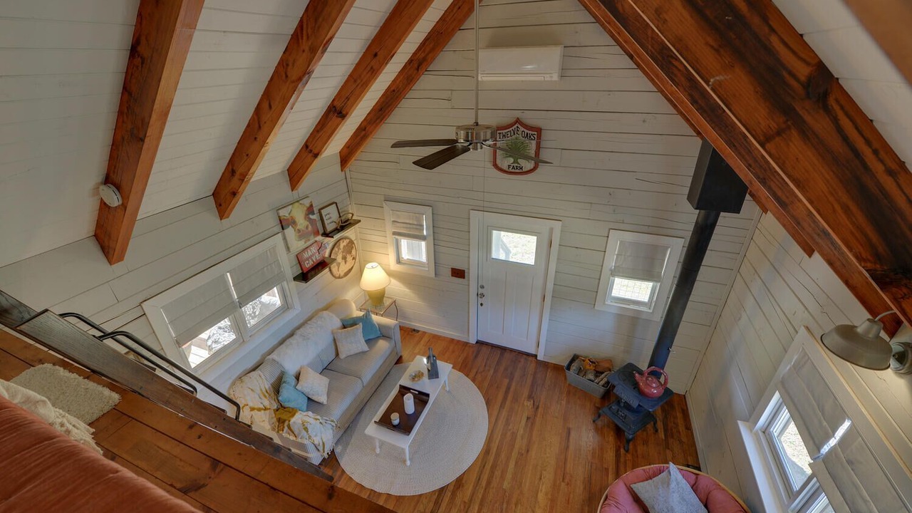 Photo of Livingroom in Hartwell