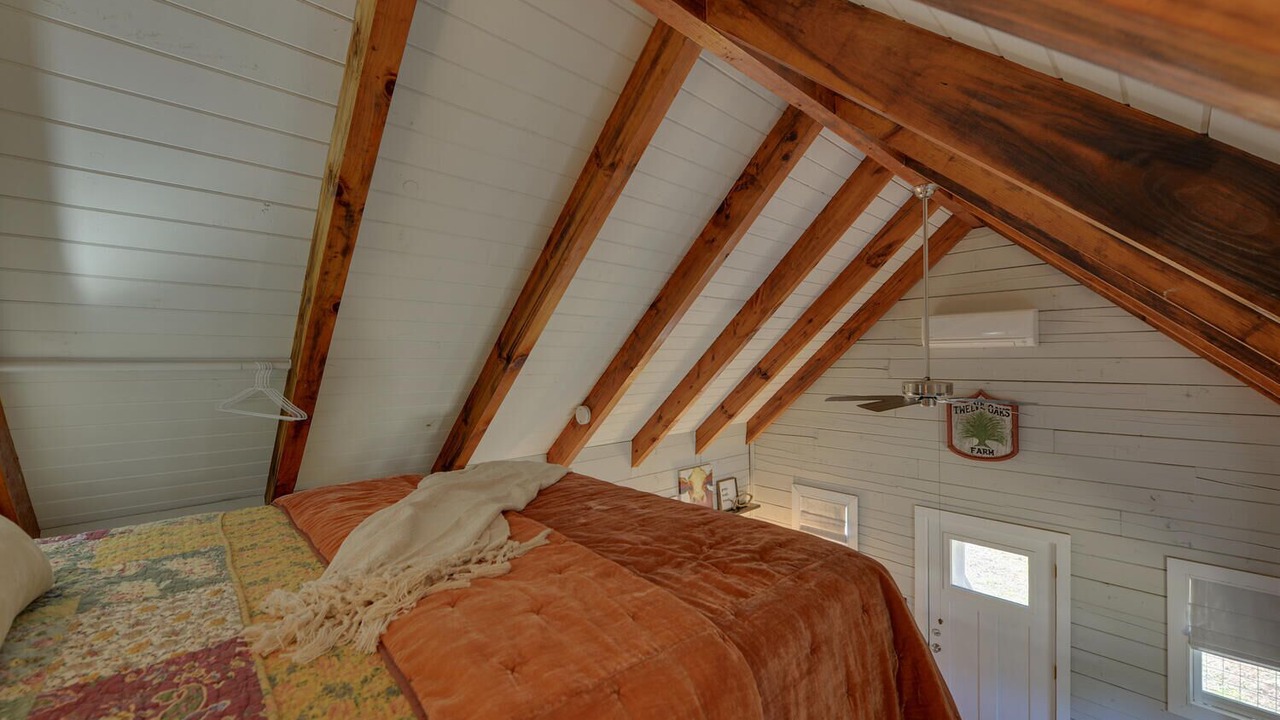 Photo of Bedroom in Hartwell