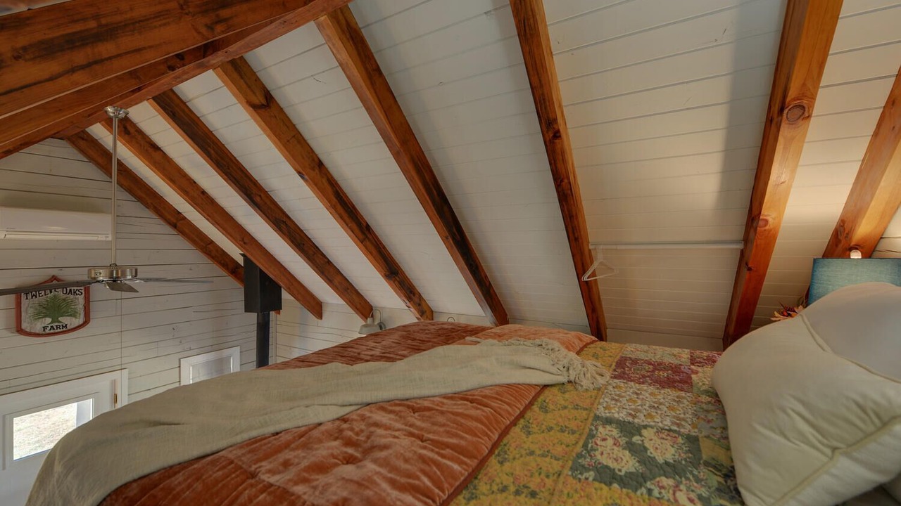 Photo of Bedroom in Hartwell