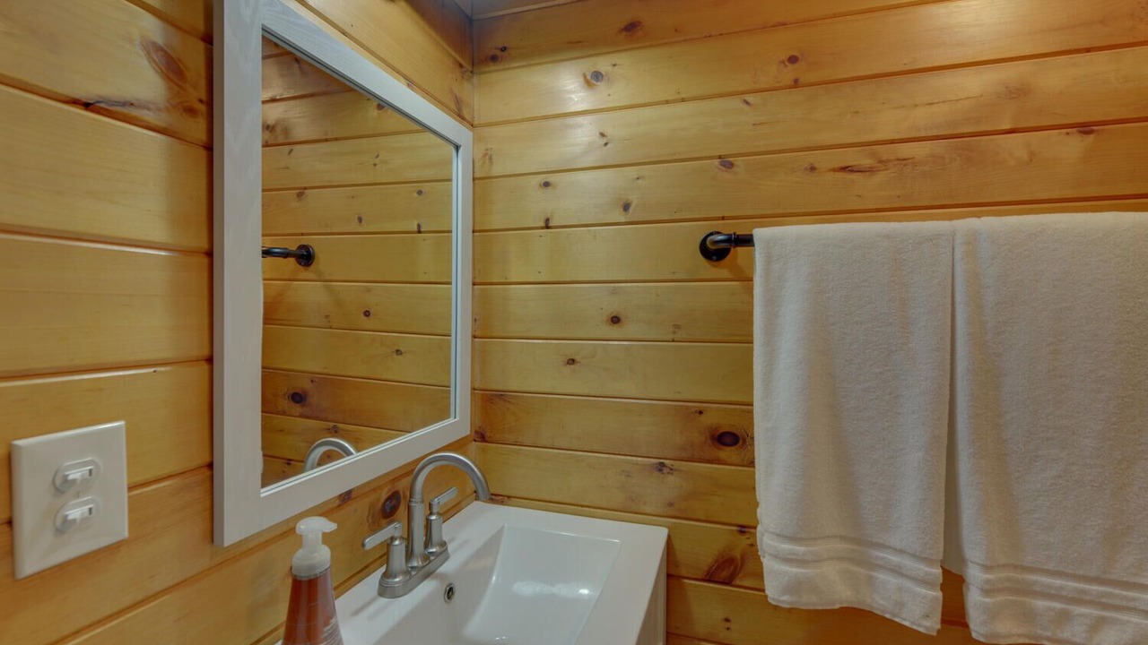 Photo of Bathroom in Hartwell