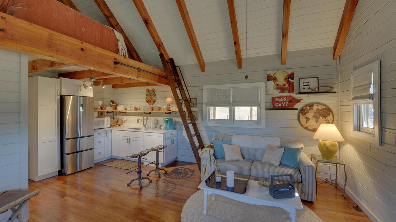 Photo of Livingroom in Hartwell