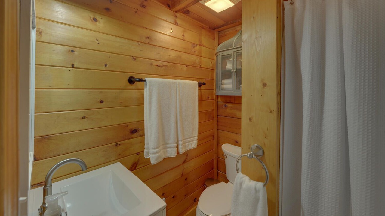 Photo of Bathroom in Hartwell