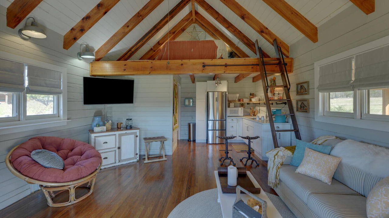 Photo of Livingroom in Hartwell