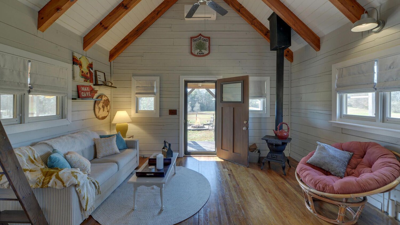 Photo of Livingroom in Hartwell