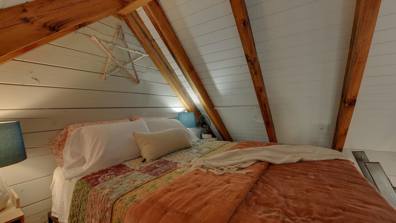 Photo of Bedroom in Hartwell