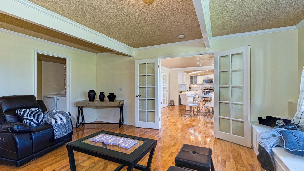 Photo of Livingroom in Cougar Mountain