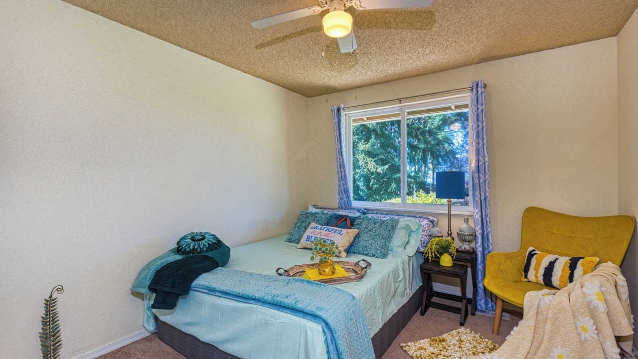 Photo of Bedroom in Cougar Mountain