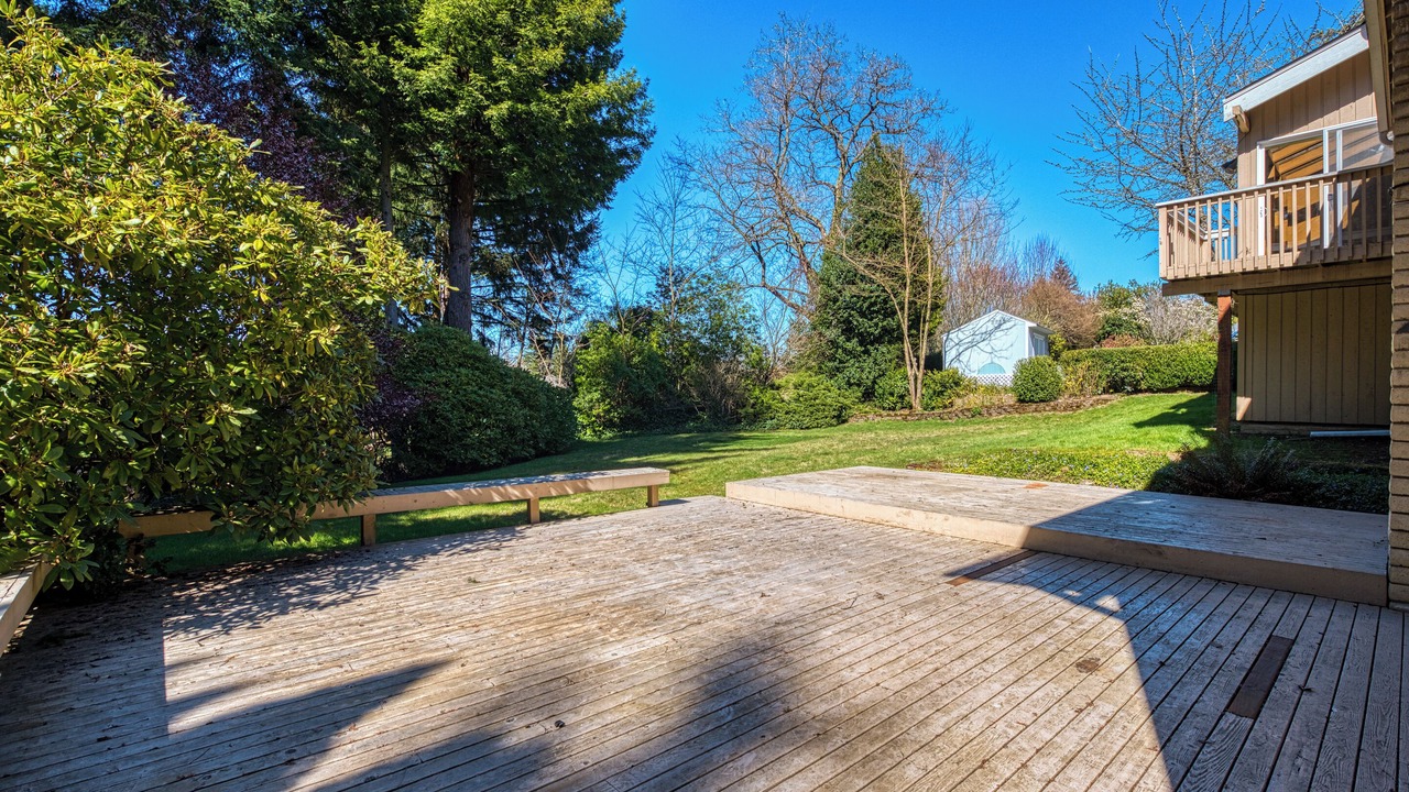 Photo of Patio Balcony in Cougar Mountain