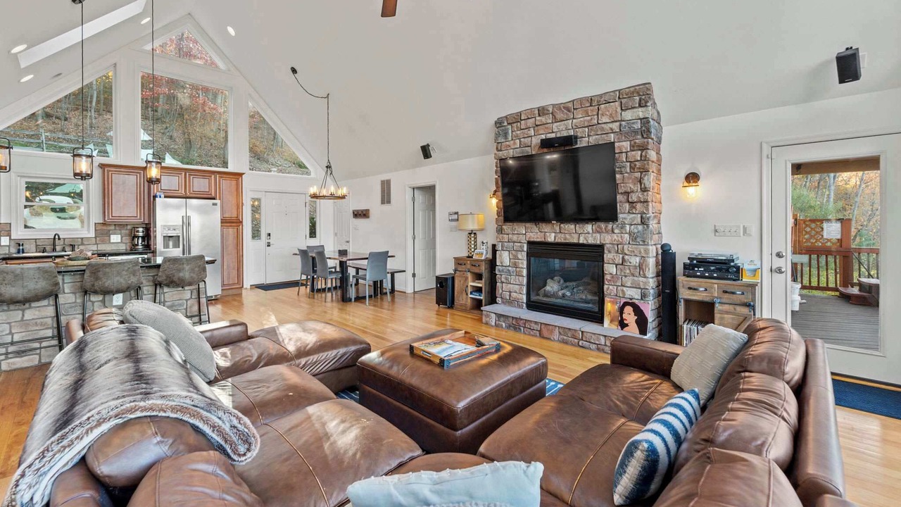 Photo of Livingroom in Front Royal