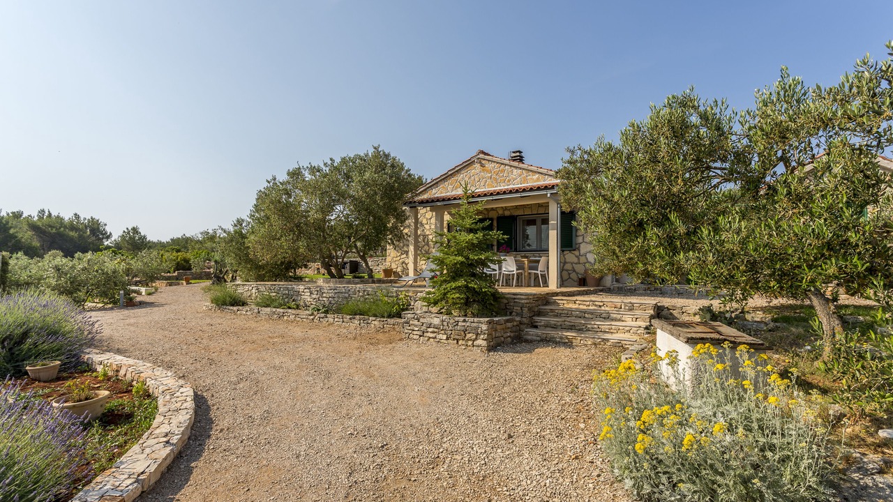 Photo of Outdoor in Grohote