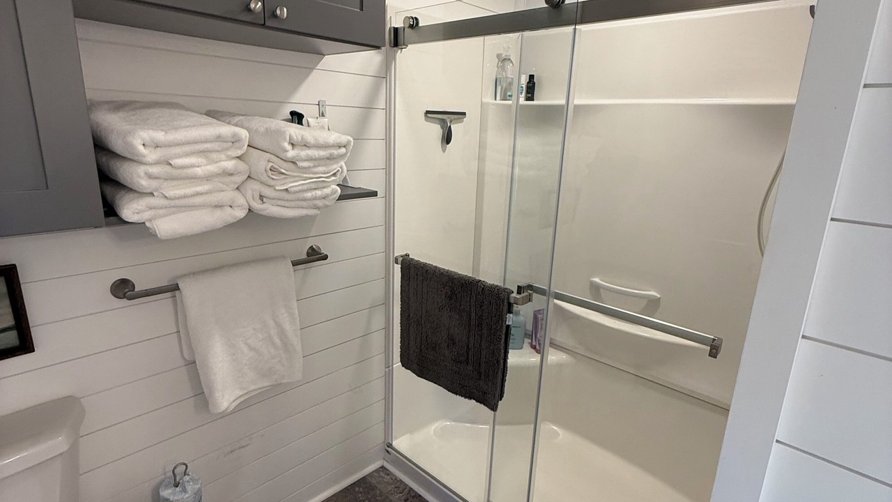 Photo of Bathroom in Castleton