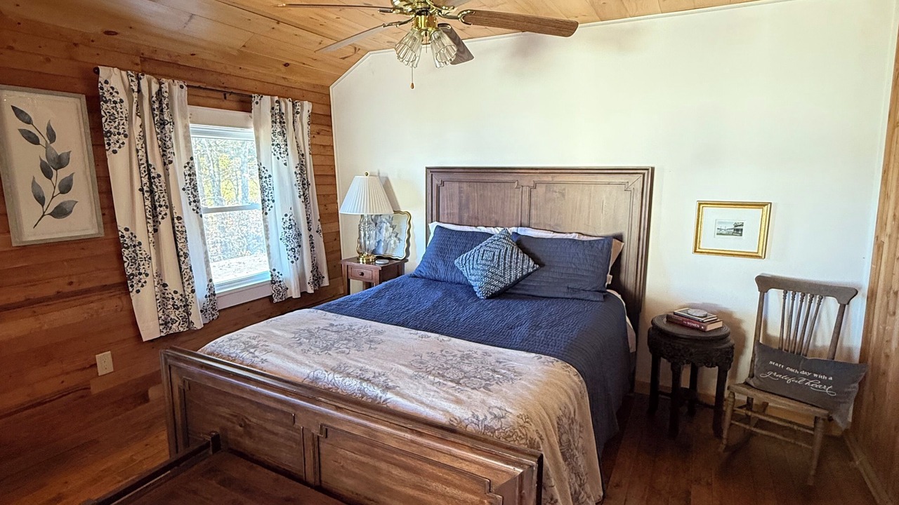 Photo of Bedroom in Castleton