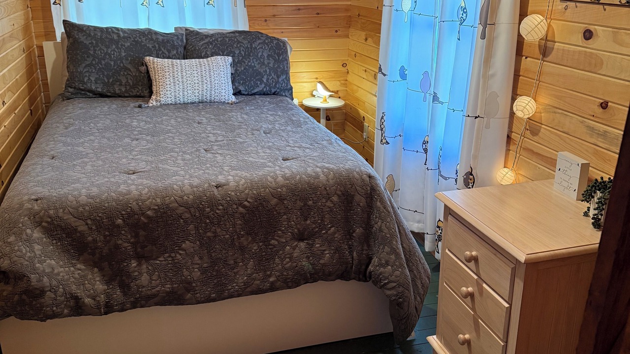 Photo of Bedroom in Castleton