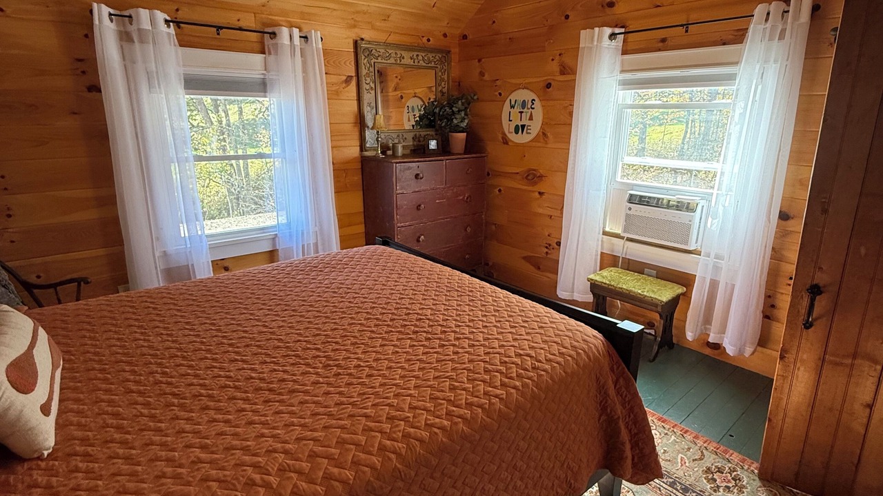 Photo of Bedroom in Castleton