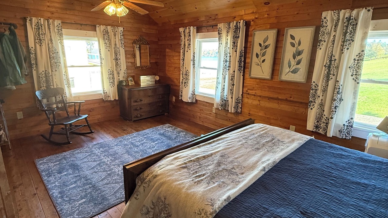 Photo of Bedroom in Castleton