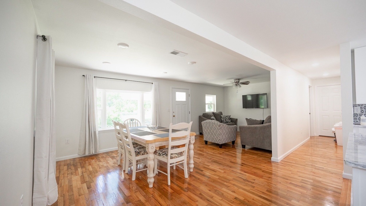 Photo of Bedroom in Mount Ida