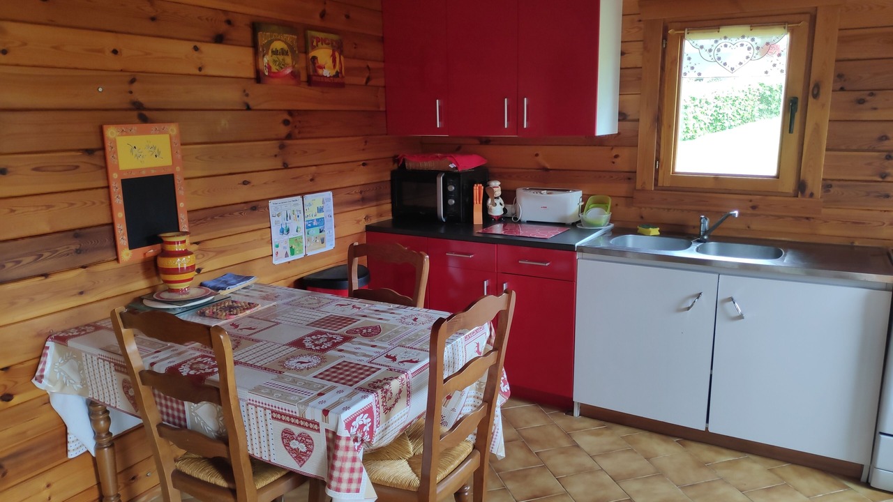 Photo of Kitchen in Saint-Leger-de-Fougeret