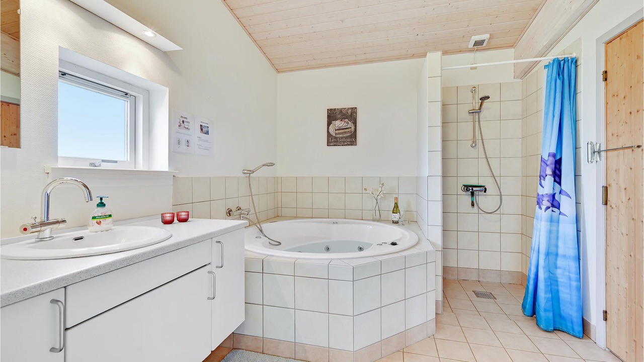 Photo of Bathroom in Faaborg