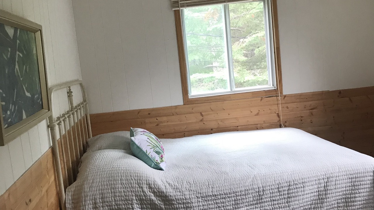 Photo of Bedroom in Victoria Beach