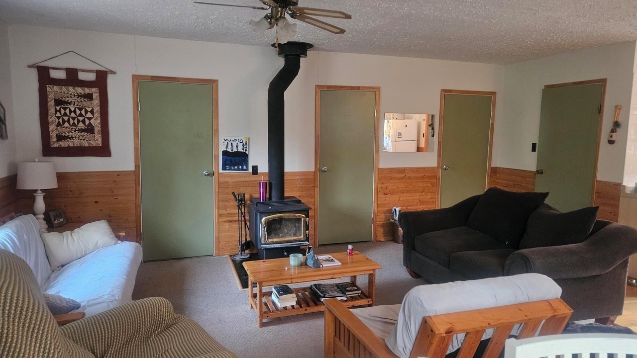 Photo of Livingroom in Victoria Beach