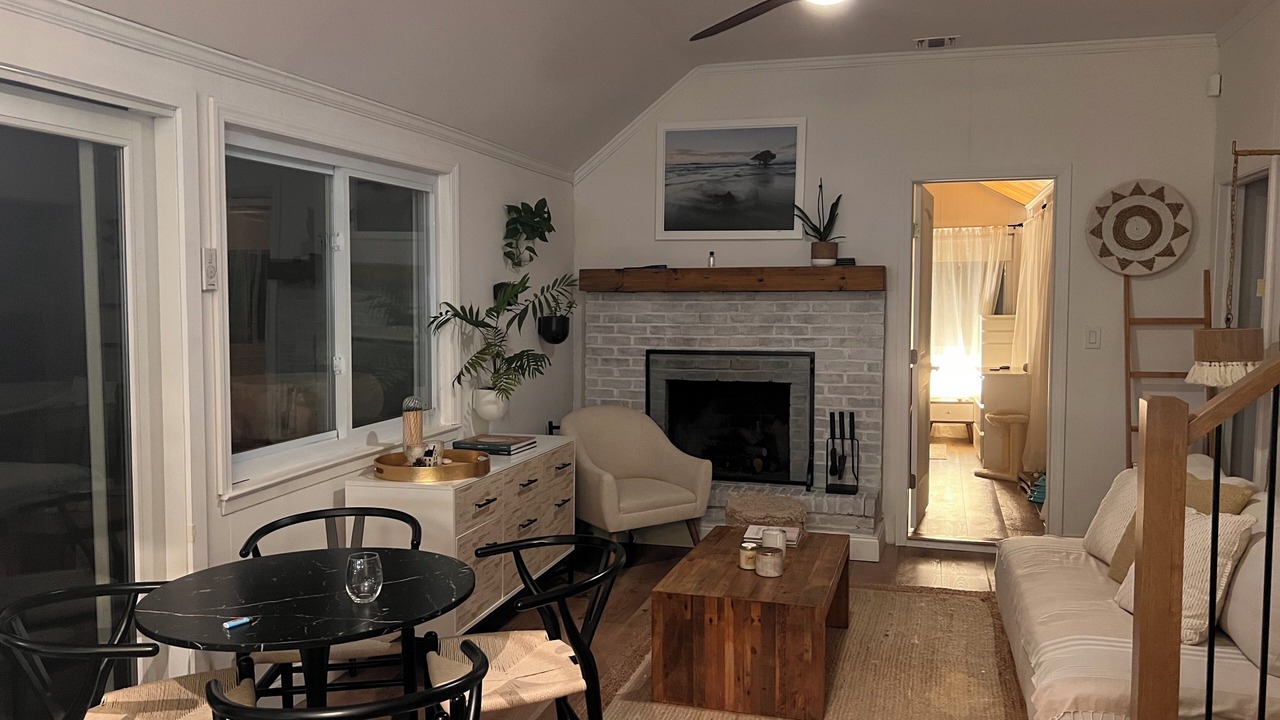 Photo of Livingroom in Baiting Hollow