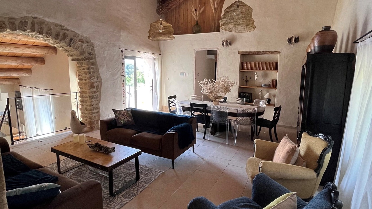 Photo of Livingroom in Barjac