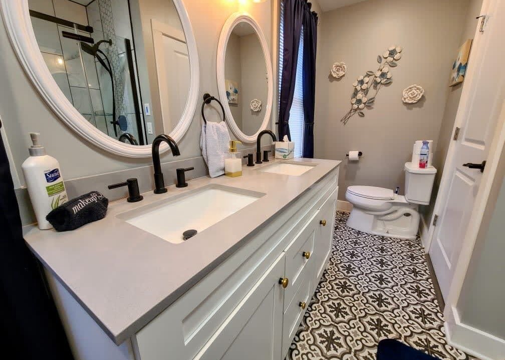 Photo of Bathroom in Vine