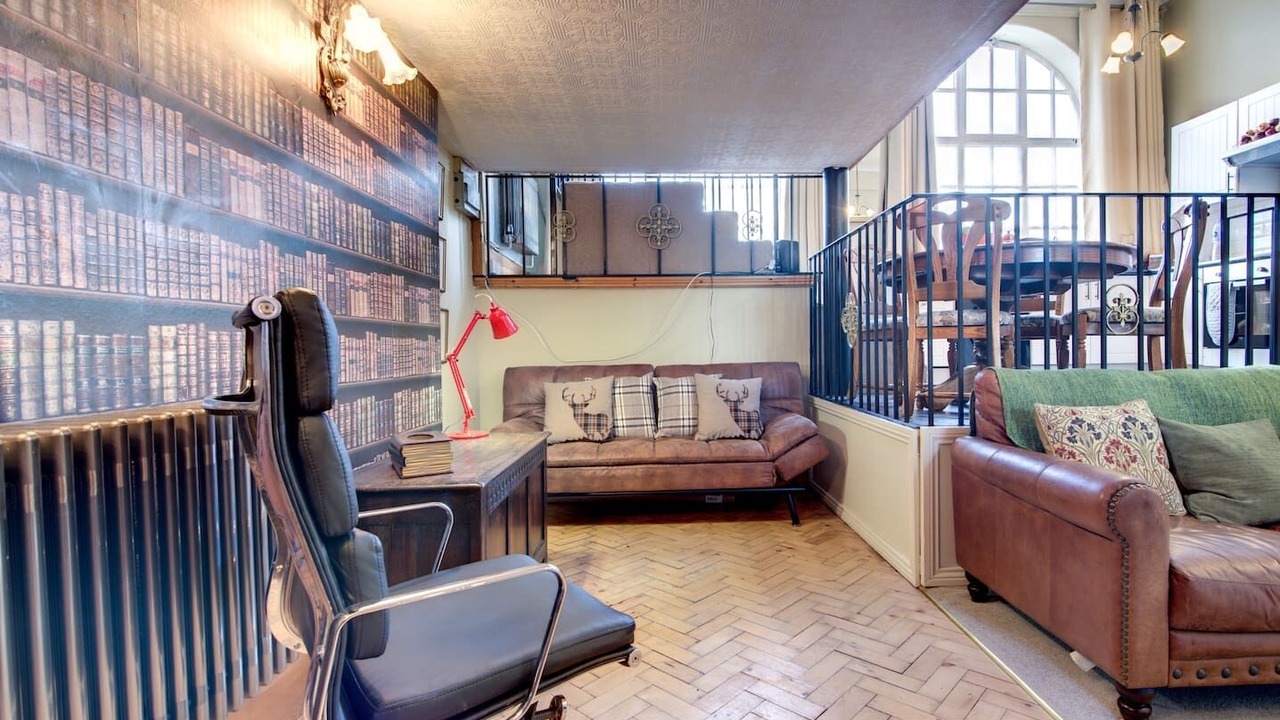 Photo of Livingroom in Swinton