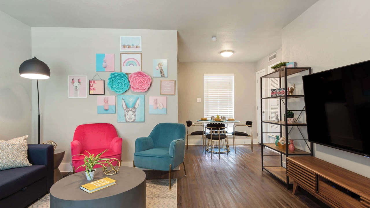 Photo of Livingroom in Oakmont Heights
