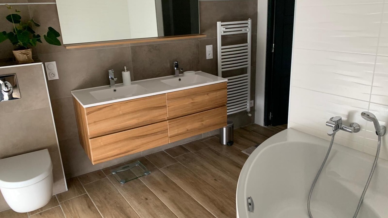 Photo of Bathroom in Le Cres