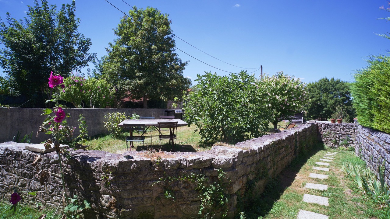 Photo of Outdoor in Taillebourg